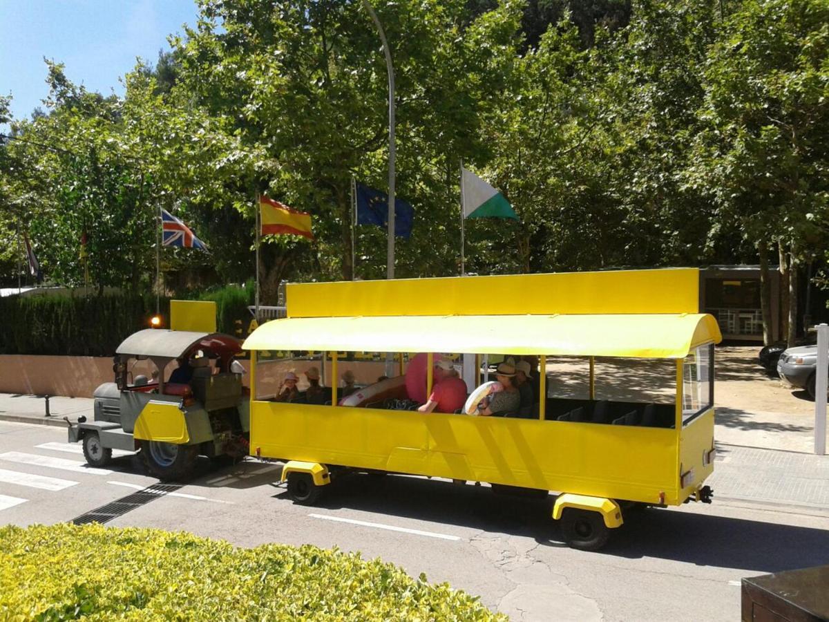 Happy Camp Mobile Homes In Camping Senia Cala Canyelles Lloret de Mar Bagian luar foto